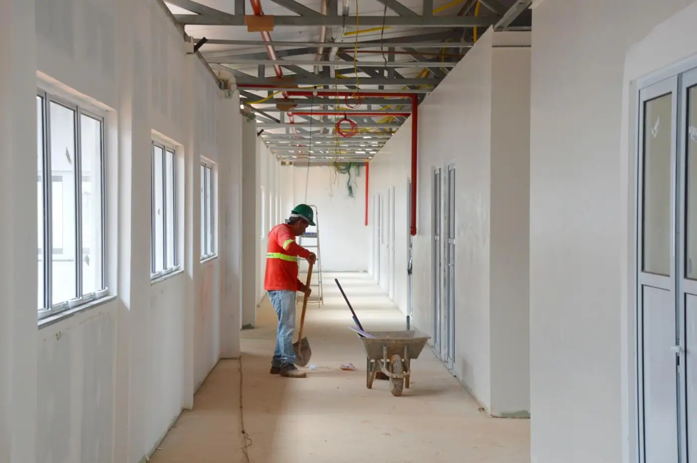Governo do Estado finaliza estrutura externa e avança no acabamento do novo hospital de Amapá