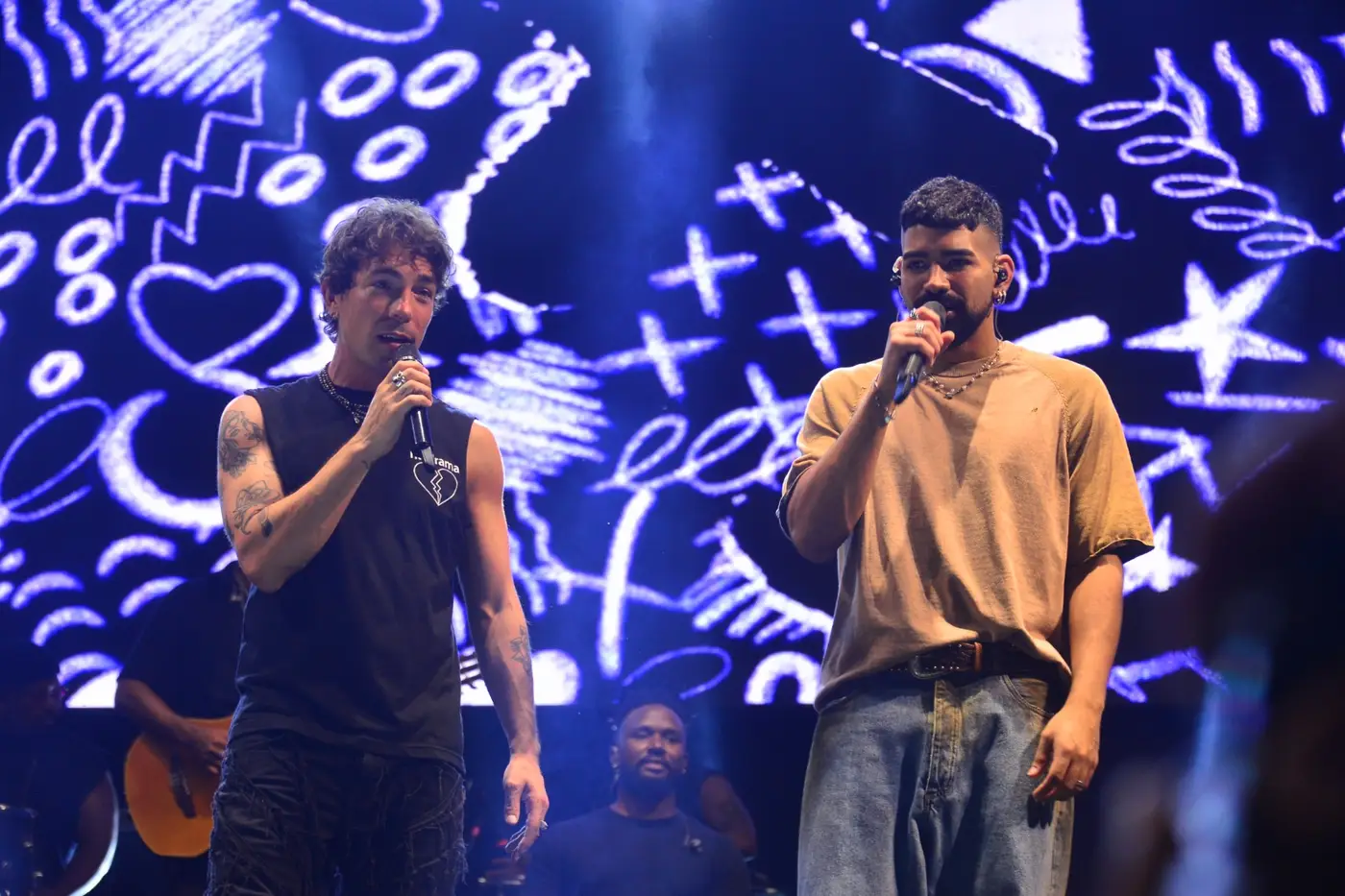 Di Ferrero e Dilsinho levantam o público na segunda noite do Festival Equinócio das Águas, em Macapá
