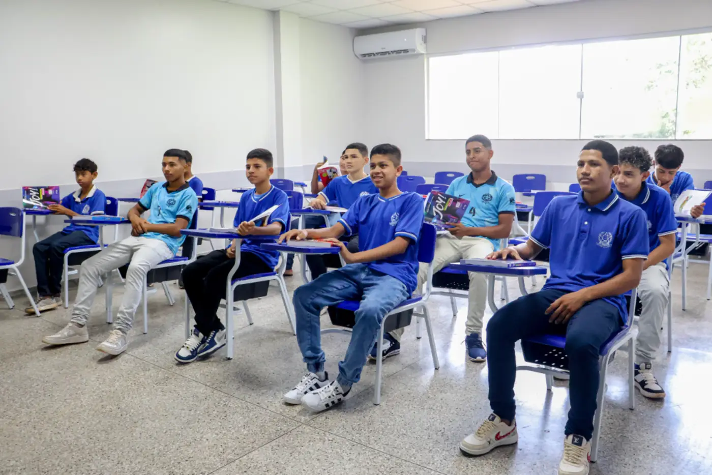 “Pedimos reformas, mas ganhamos uma escola nova”, diz professora durante entrega de unidade reconstruída pelo Governo do Amapá em Anauerapucu