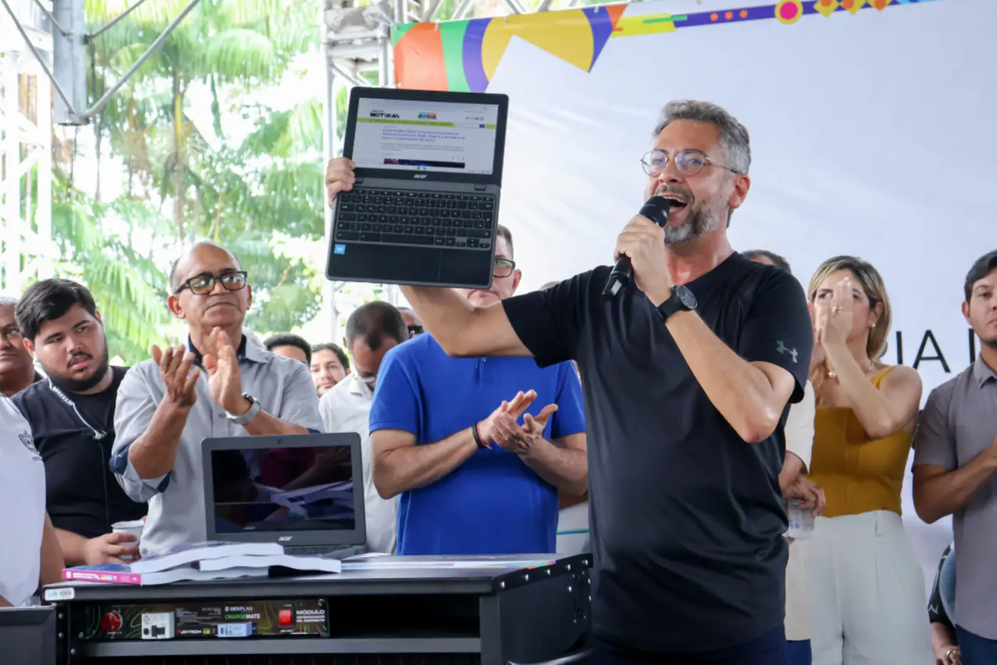 “Pedimos reformas, mas ganhamos uma escola nova”, diz professora durante entrega de unidade reconstruída pelo Governo do Amapá em Anauerapucu