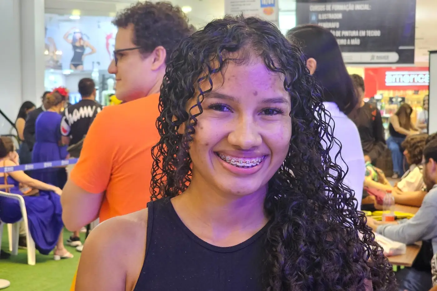 "Dia do Desenhista" reúne artistas e público em programação cultural no Macapá Shopping