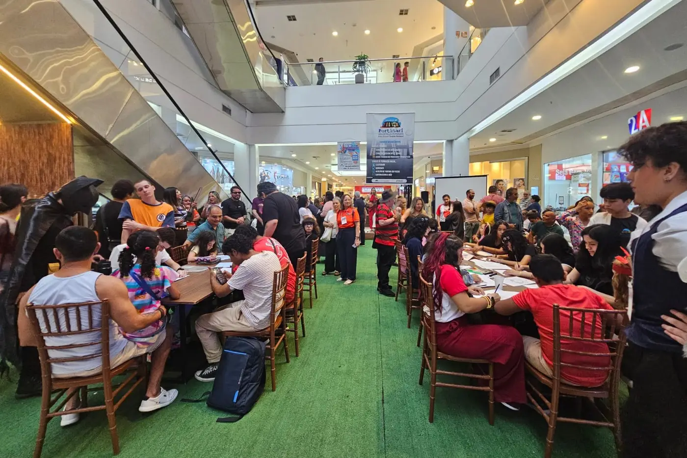 "Dia do Desenhista" reúne artistas e público em programação cultural no Macapá Shopping