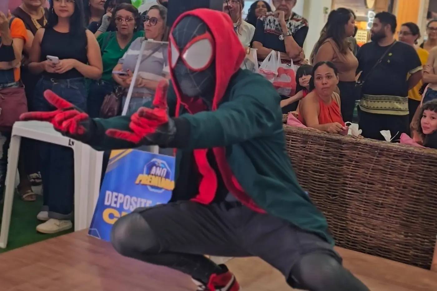 "Dia do Desenhista" reúne artistas e público em programação cultural no Macapá Shopping