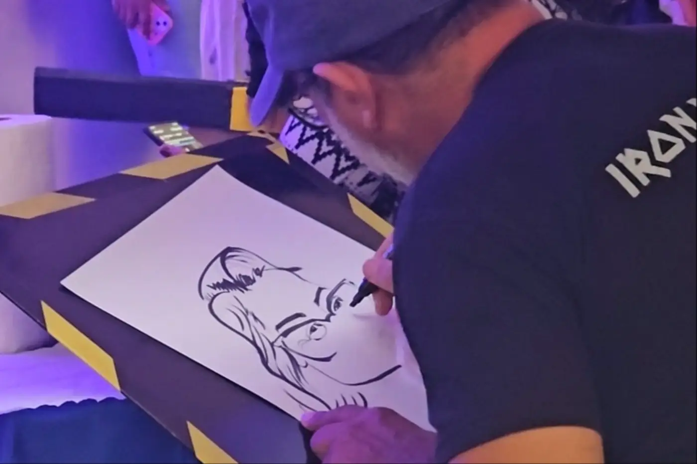 "Dia do Desenhista" reúne artistas e público em programação cultural no Macapá Shopping