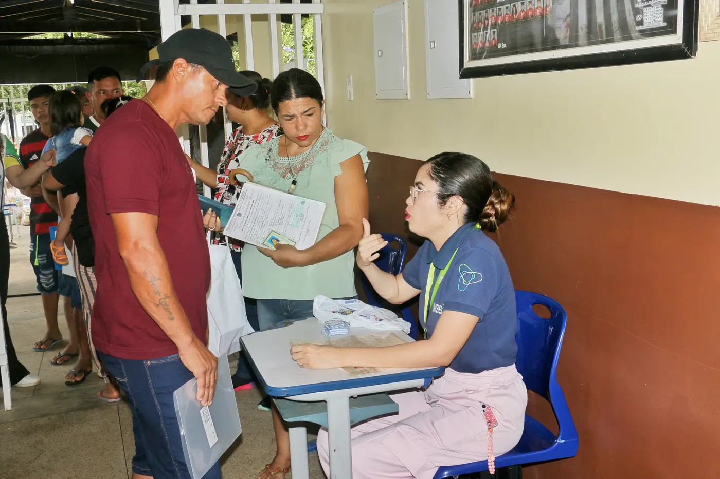 Governador Clécio acompanha mega ação do programa Mais Sorriso no distrito do Pacuí, em Macapá