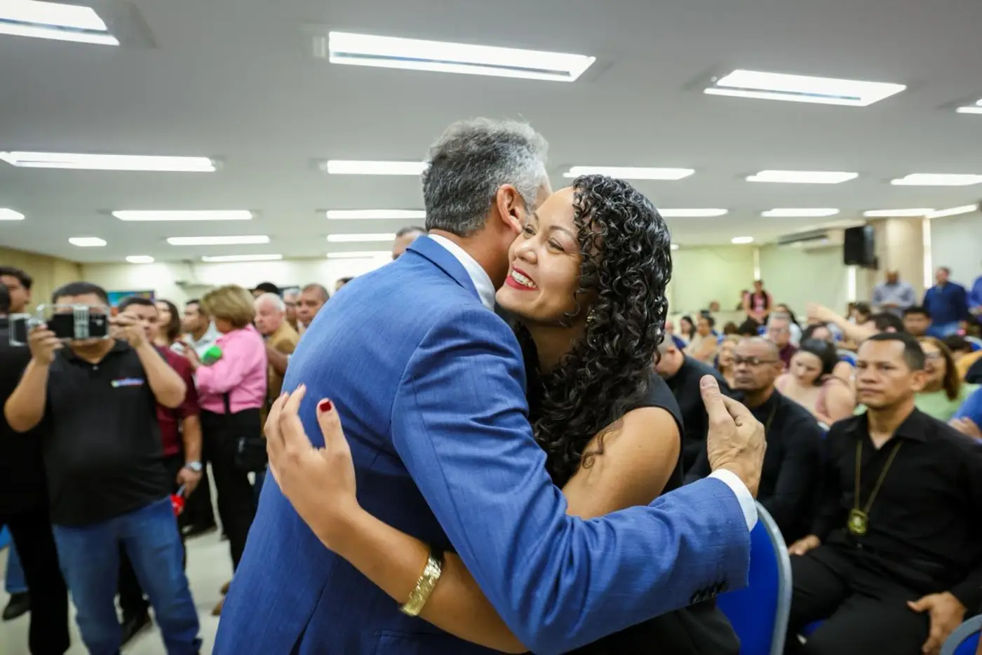 "Entram com espírito público de levar justiça para quem precisa", enfatiza governador Clécio ao nomear novos policiais civis do Amapá