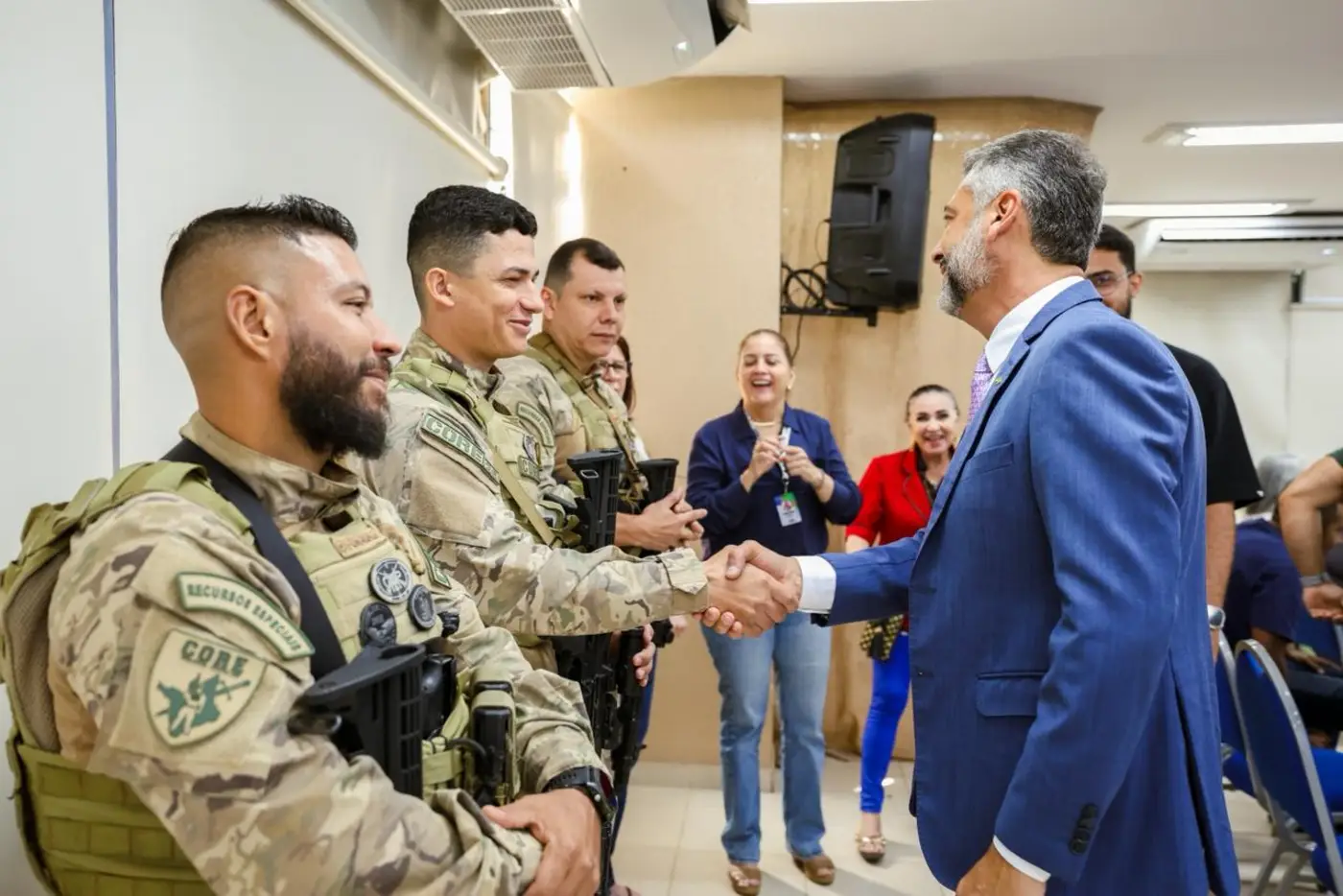 "Entram com espírito público de levar justiça para quem precisa", enfatiza governador Clécio ao nomear novos policiais civis do Amapá