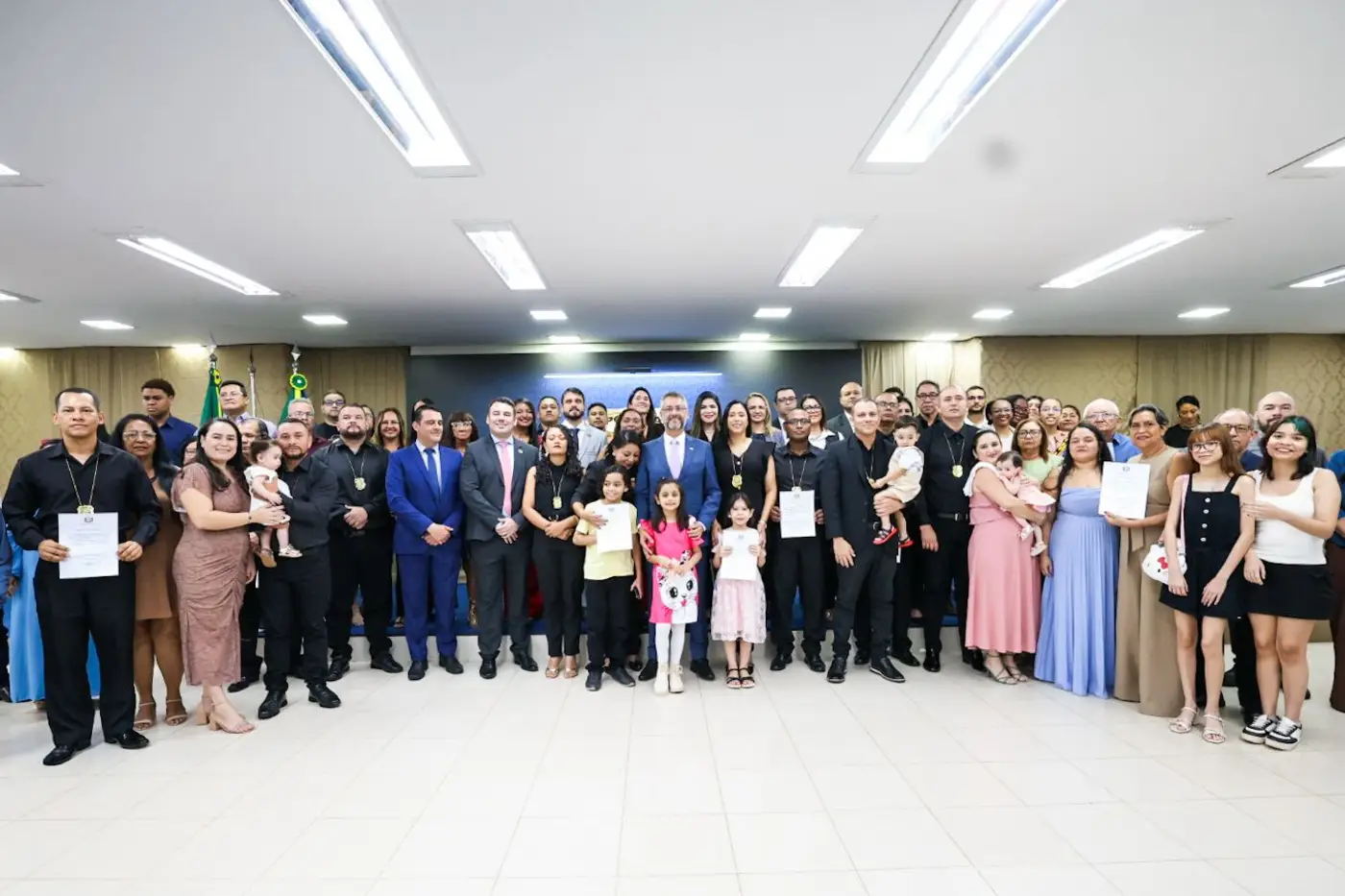 "Entram com espírito público de levar justiça para quem precisa", enfatiza governador Clécio ao nomear novos policiais civis do Amapá