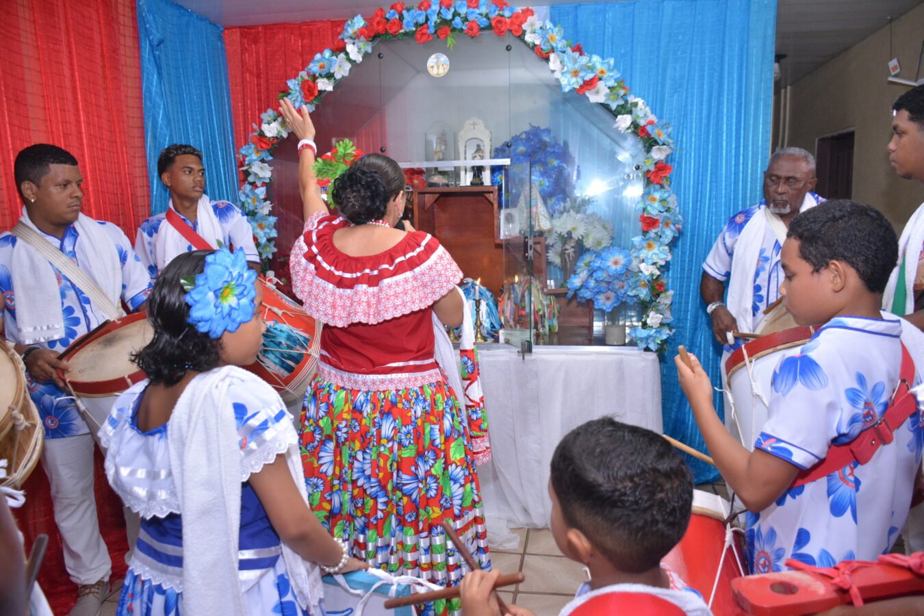 Derrubada dos mastros no “Domingo do Senhor” marca o encerramento do Ciclo do Marabaixo 2026, em Macapá