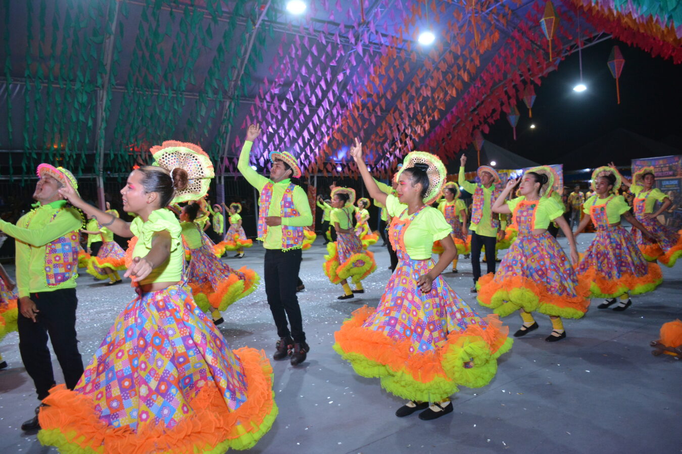 Últimas apresentações transformam a primeira noite do V Arraiá da Prefeitura de Macapá em um grande espetáculo e prendeu a atenção do público até o fim
