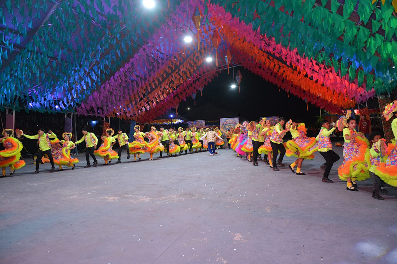 Últimas apresentações transformam a primeira noite do V Arraiá da Prefeitura de Macapá em um grande espetáculo e prendeu a atenção do público até o fim