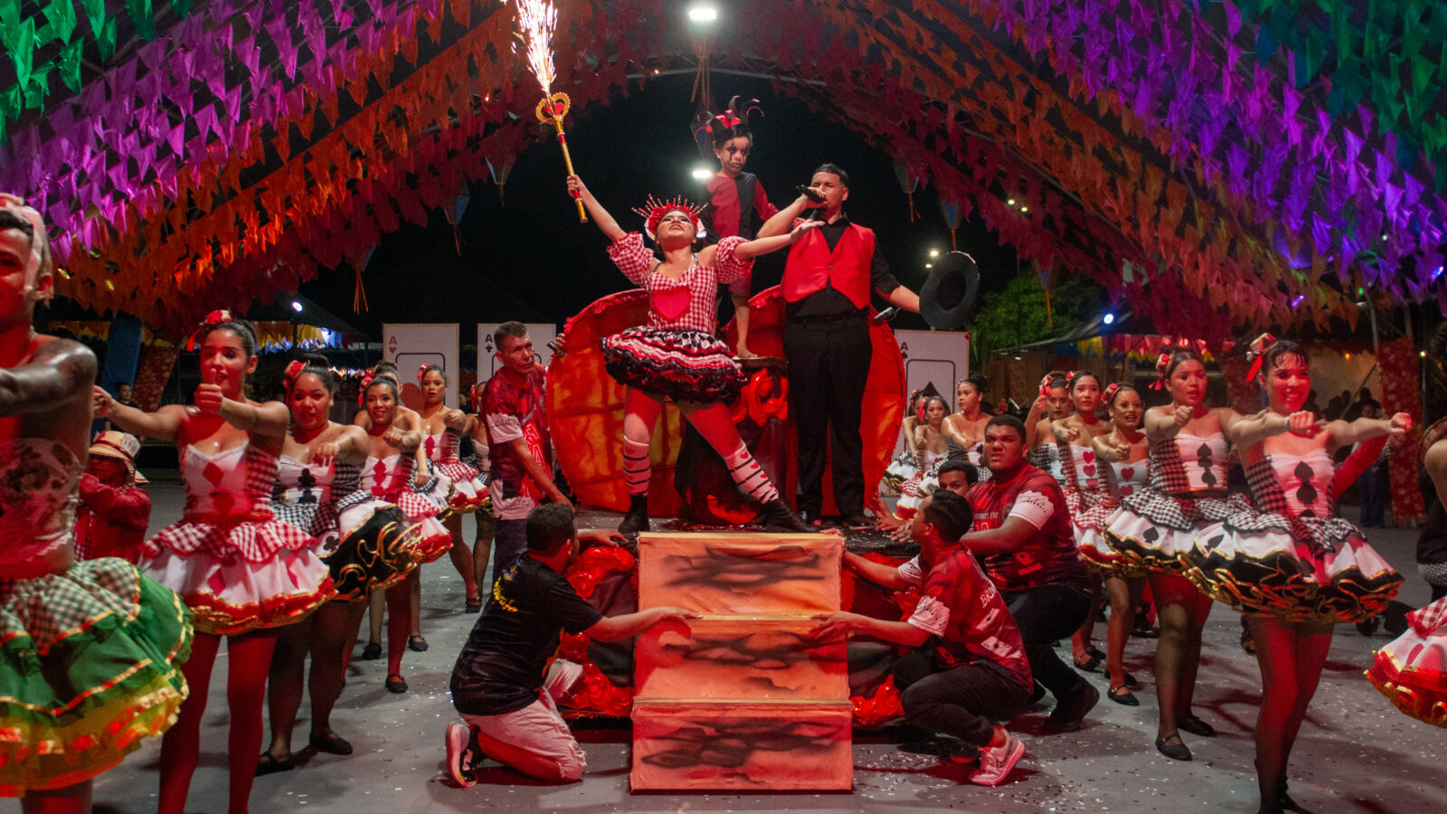 Animação das quadrilhas tradicionais marcam a primeira noite da Quadra Junina de Macapá