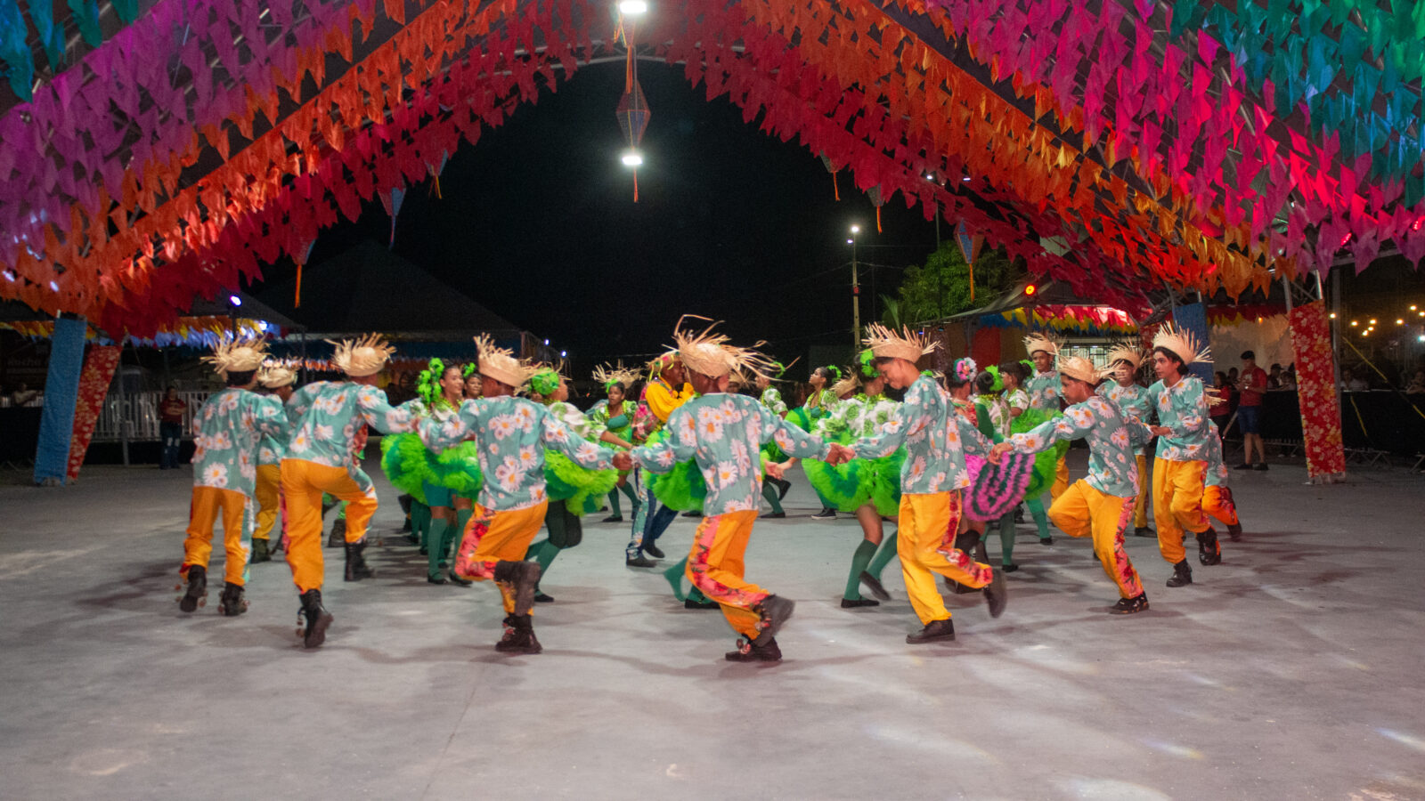 Animação das quadrilhas tradicionais marcam a primeira noite da Quadra Junina de Macapá