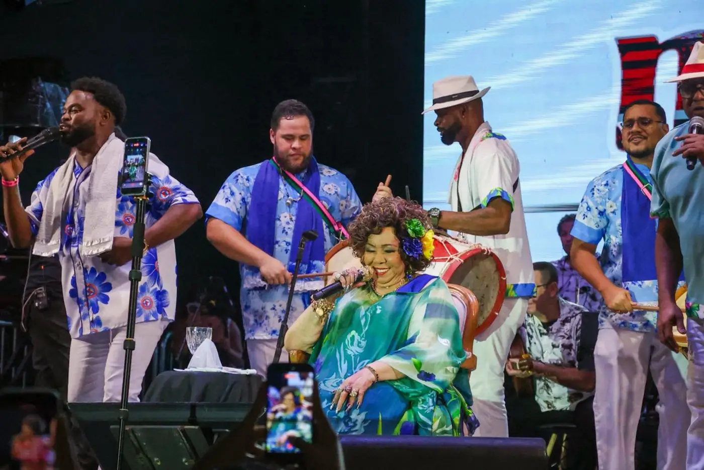 "É uma sorte ter me atracado com o Marabaixo", afirma Alcione em show que celebra a ancestralidade amapaense
