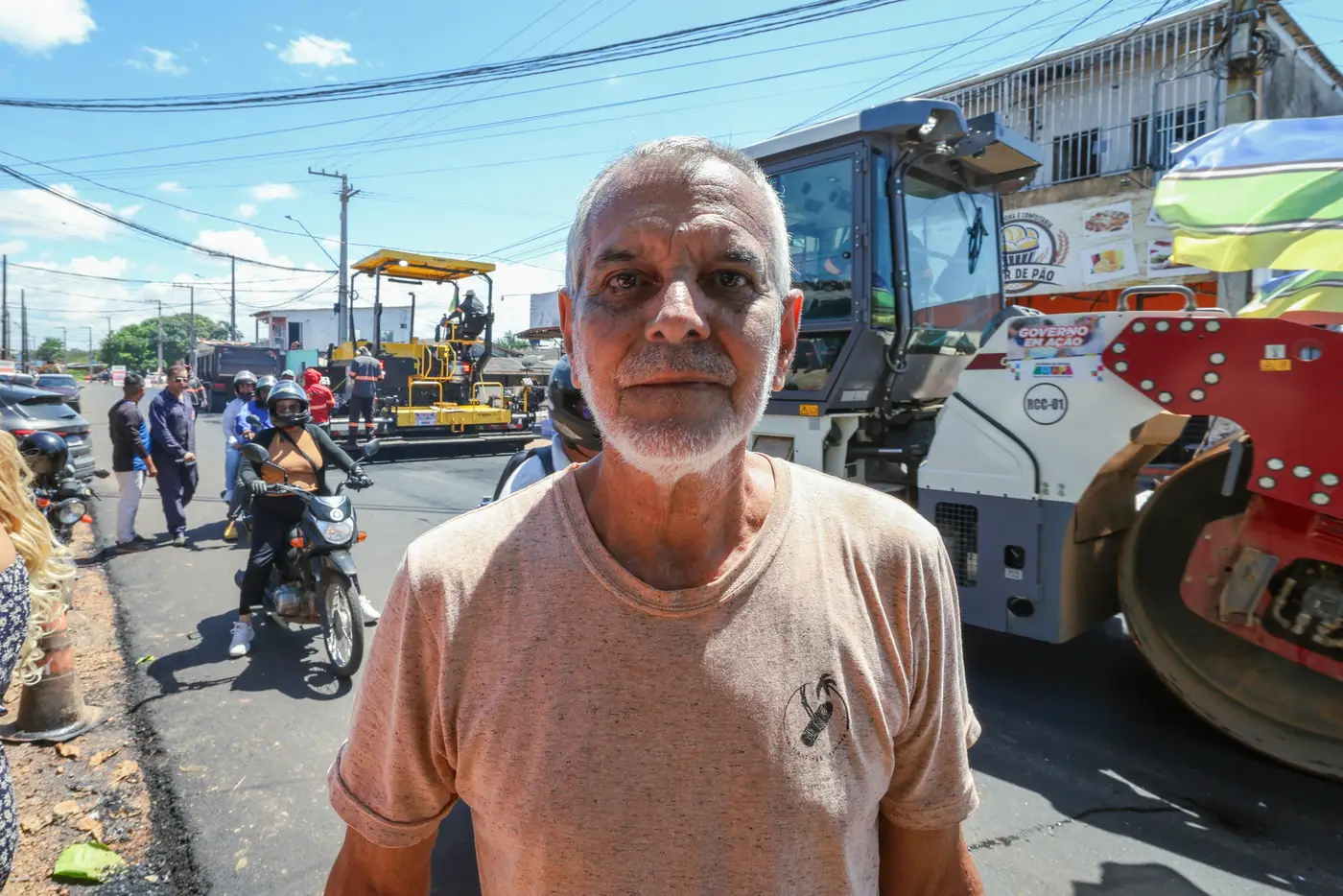 Governador Clécio acompanha avanço da pavimentação que leva mais de 6 quilômetros de asfalto ao bairro Novo Buritizal, na Zona Sul de Macapá