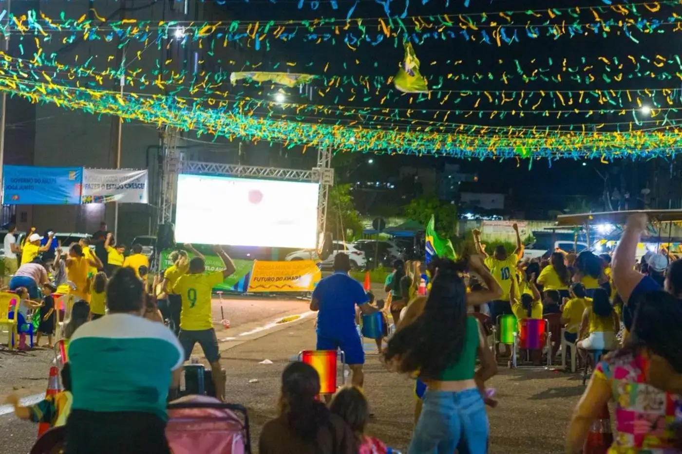 Governo do Amapá mantém telões em oito habitacionais de Macapá para transmissão do segundo jogo do Brasil na Copa