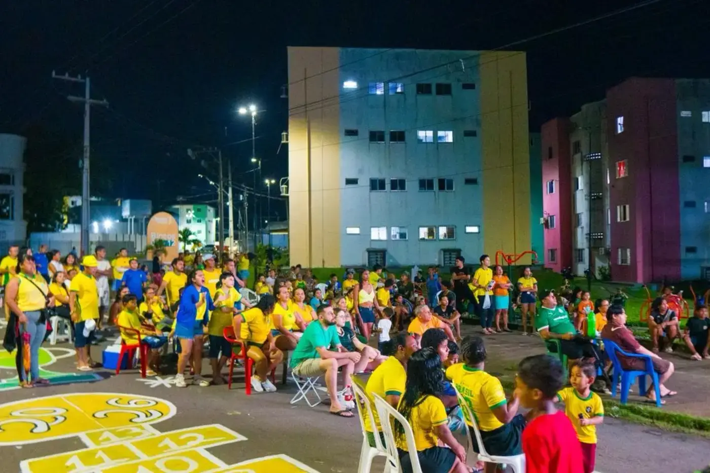Governo do Amapá mantém telões em oito habitacionais de Macapá para transmissão do segundo jogo do Brasil na Copa