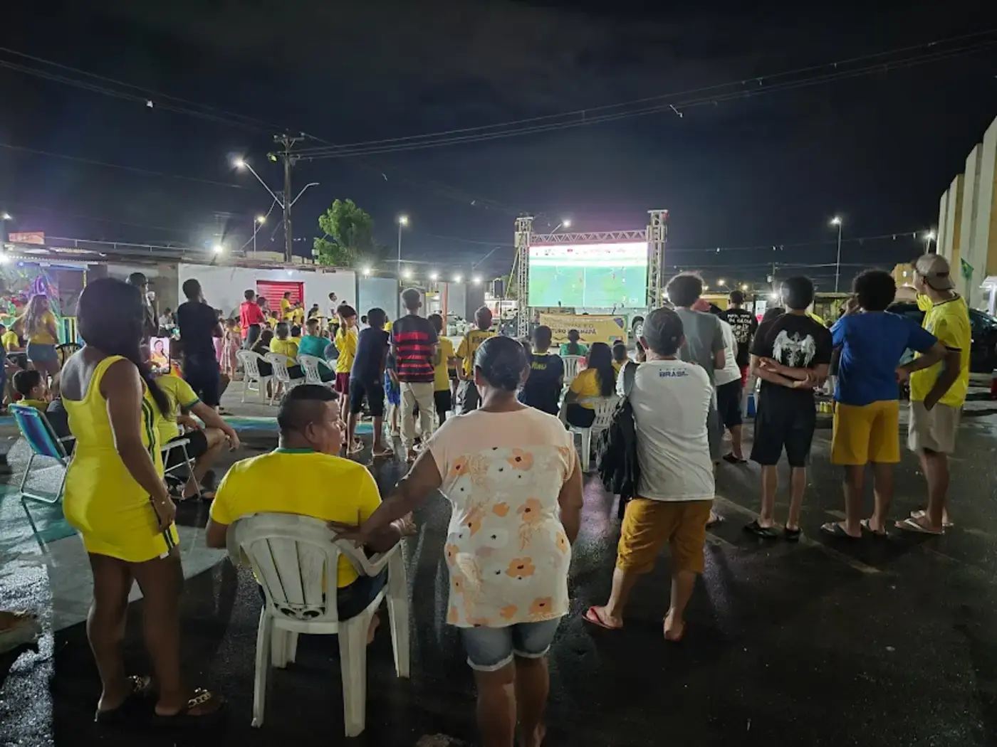 Governo do Amapá mantém telões em oito habitacionais de Macapá para transmissão do segundo jogo do Brasil na Copa