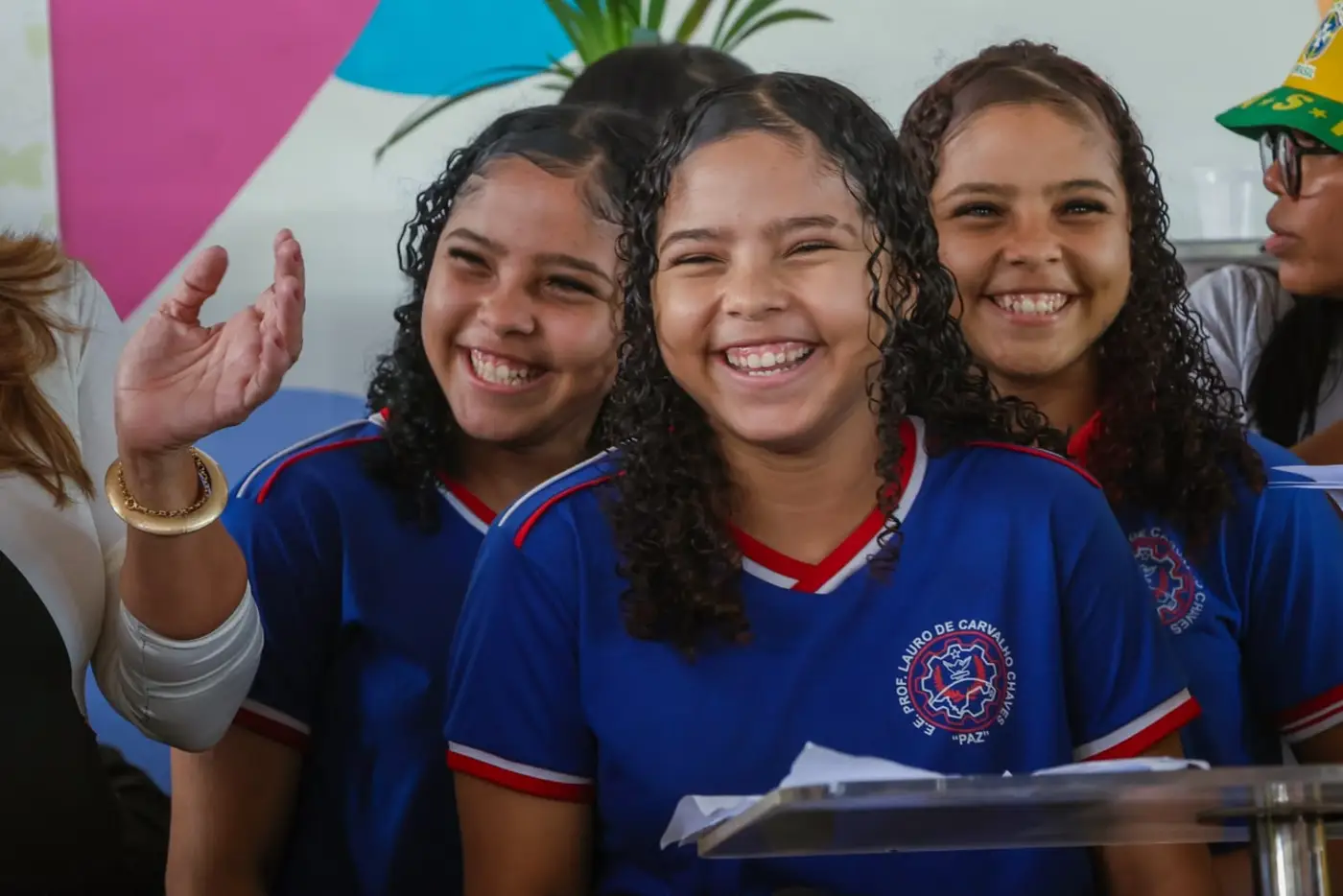 Na Zona Sul de Macapá, governador Clécio entrega a 47ª escola reconstruída da gestão: 'bonita, arejada e muito bem equipada para educar'