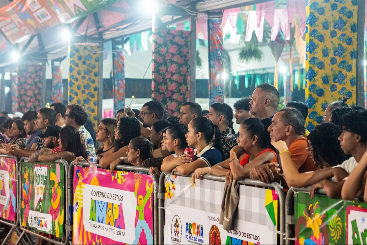 Entre serpentes, urnas encantadas e sangue nas veias, quadrilhas emocionam na 4ª noite do Arraiá do Povo 2026