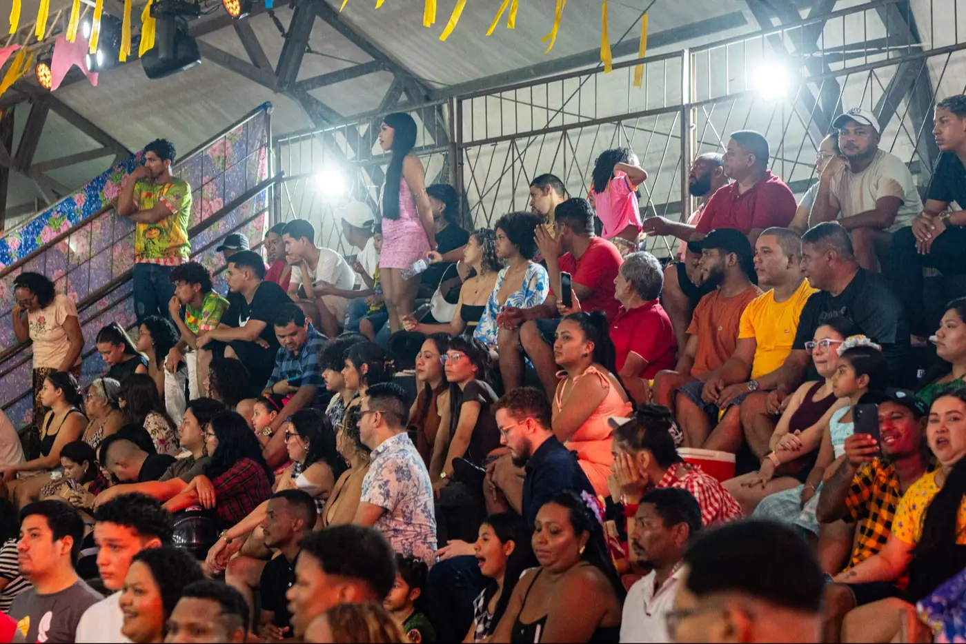 Entre serpentes, urnas encantadas e sangue nas veias, quadrilhas emocionam na 4ª noite do Arraiá do Povo 2026