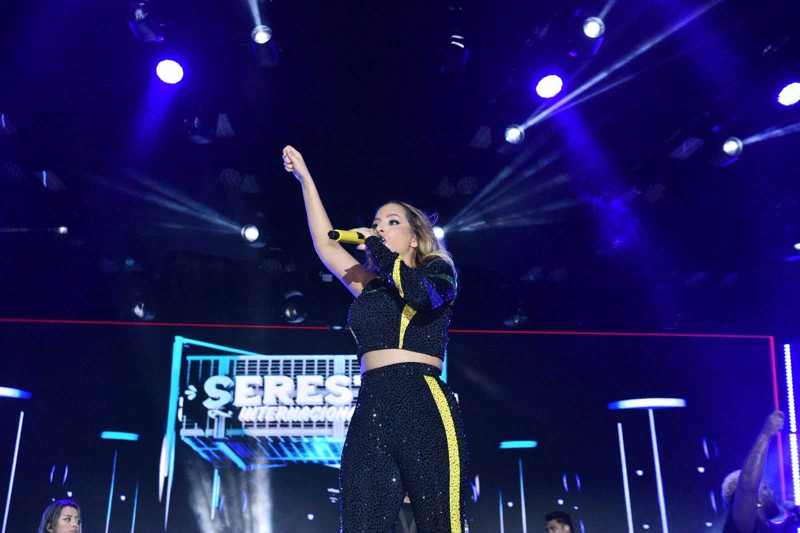 Seresta e forró embalam multidão na Praça Jacy Barata com shows de Jú Marques e Matheus Fernandes no Macapá Verão 2026