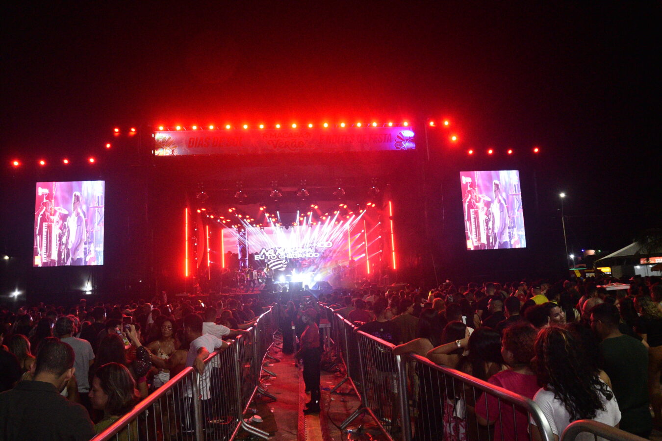 Seresta e forró embalam multidão na Praça Jacy Barata com shows de Jú Marques e Matheus Fernandes no Macapá Verão 2026