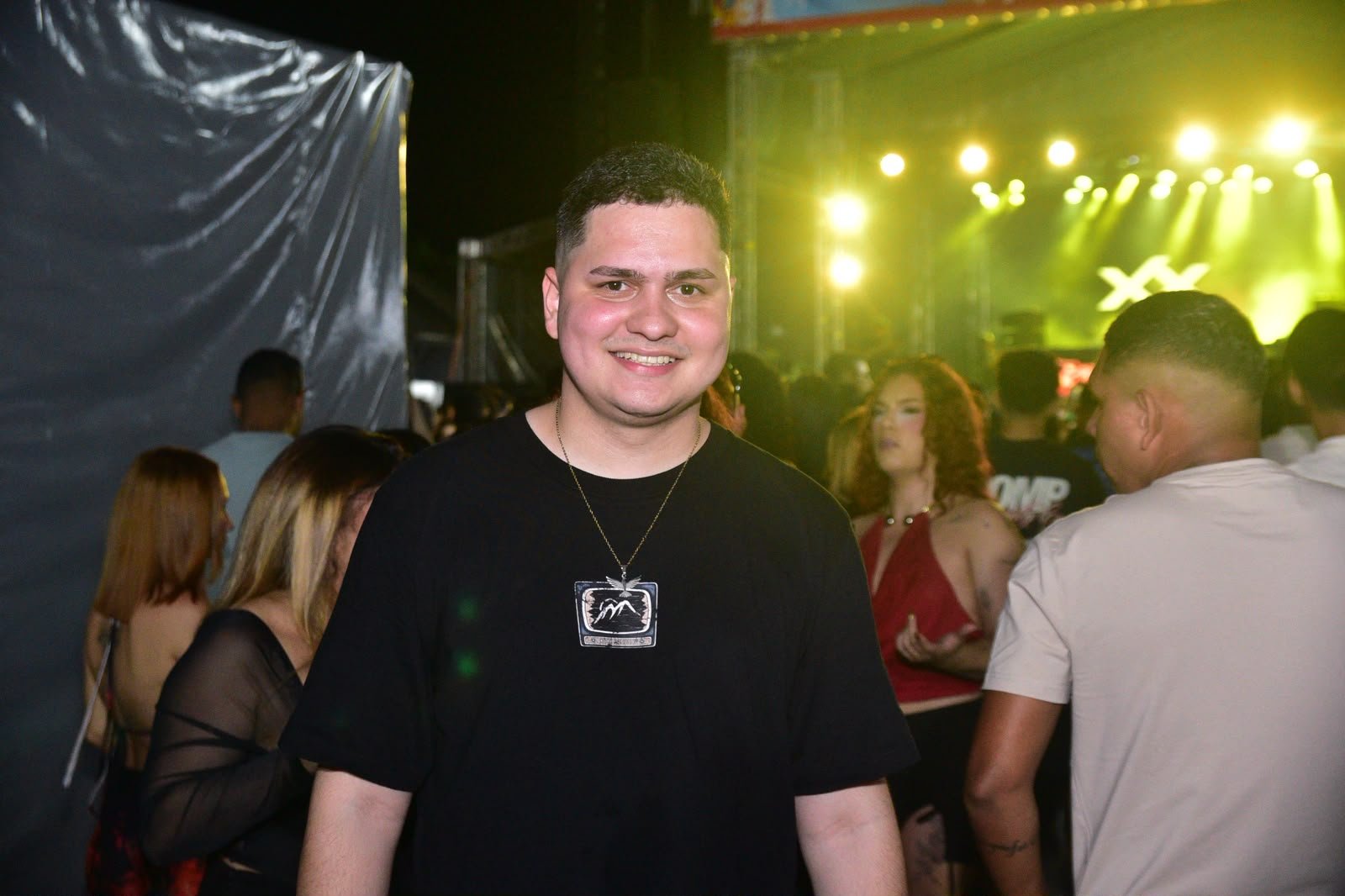 Pontifexx e Blazy energizam multidão e fazem a Fazendinha vibrar em uma só frequência no Macapá Verão 2026