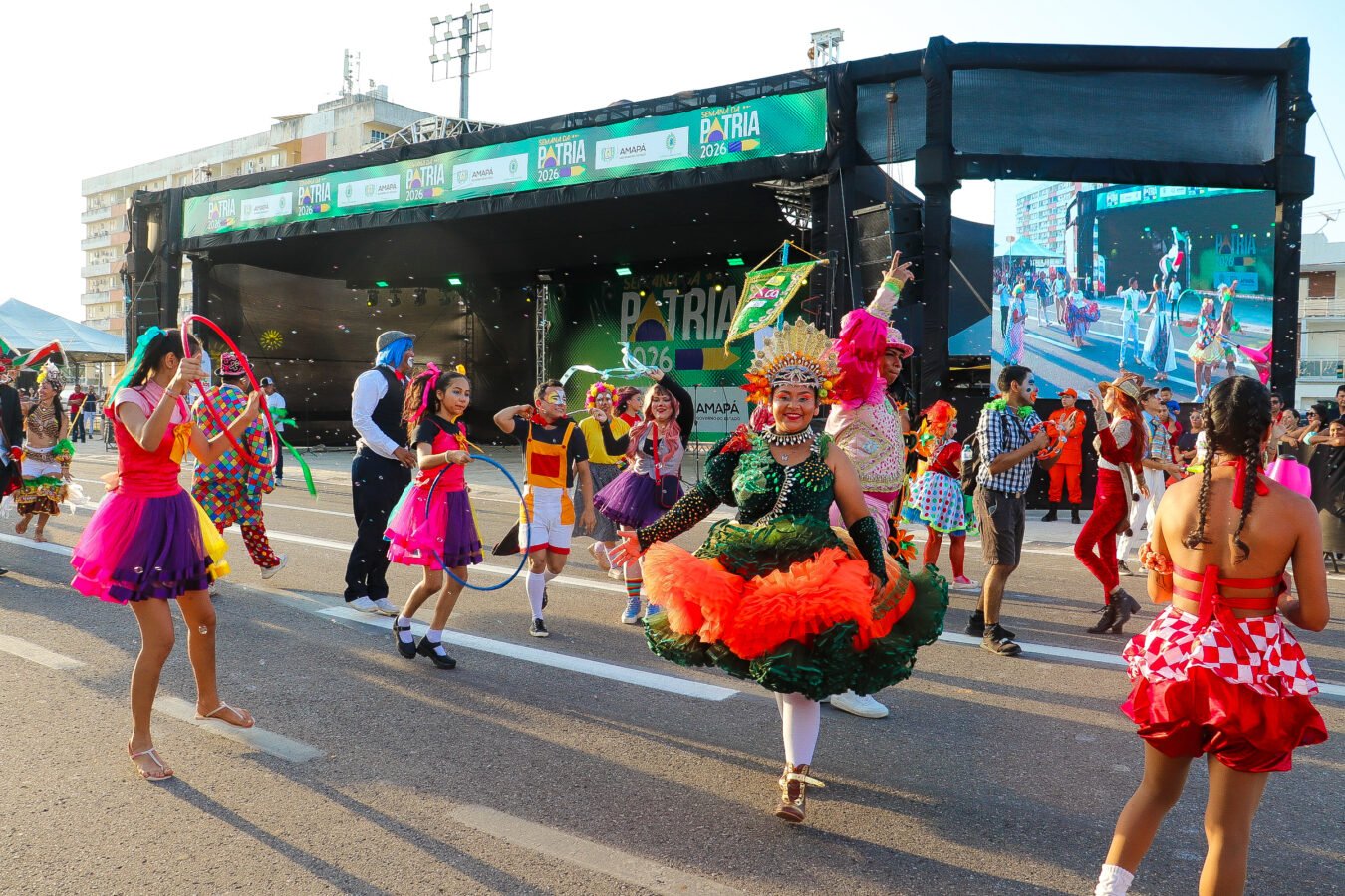 Desfile cívico Municipal destaca educação, diversidade e união no Sambódromo de Macapá