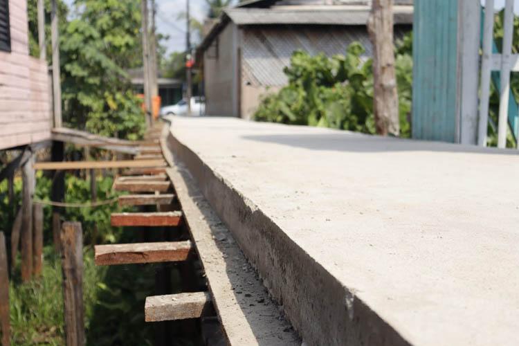 Novas passarelas em concreto são construídas no Jari