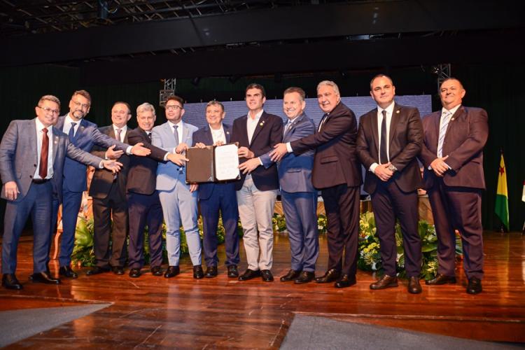 Governadores da Amazônia Legal compactuam esforços contra mudanças climáticas na 