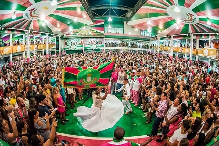 Mangueira define final do concurso de samba-enredo com representantes do Amapá