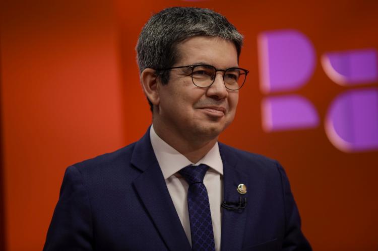 Senador Randolfe Rodrigues é o convidado do DR com Demori