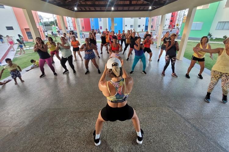 Governo do Amapá leva projeto de dança para moradores do residencial Vila dos Oliveiras