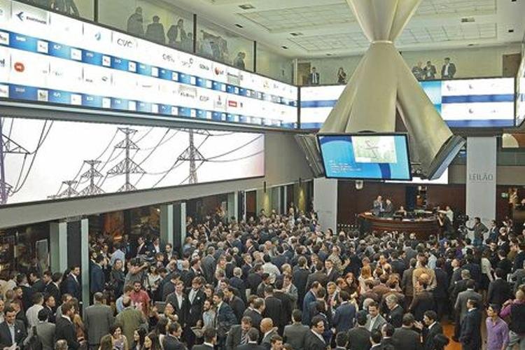 Ibovespa abre a sexta-feira (25) em baixa