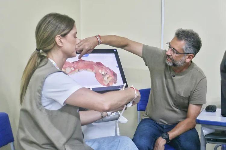Governador Clécio acompanha mega ação do programa Mais Sorriso no distrito do Pacuí, em Macapá