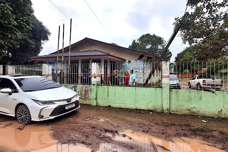 Prefeito Pedro DaLua visita escola de ensino infantil no bairro Coração e acompanha de perto dificuldades enfrentadas pela comunidade escolar