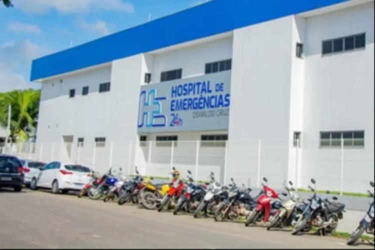 Hospital de Emergência orienta familiares sobre assistência farmacêutica oferecida aos pacientes internados