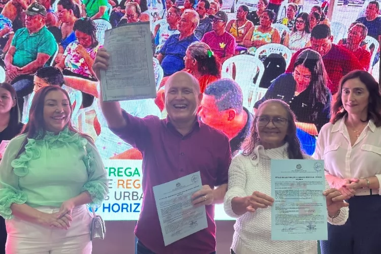 Prefeitura de Santana entrega mais de 250 títulos de propriedade durante a Semana do Solo Seguro