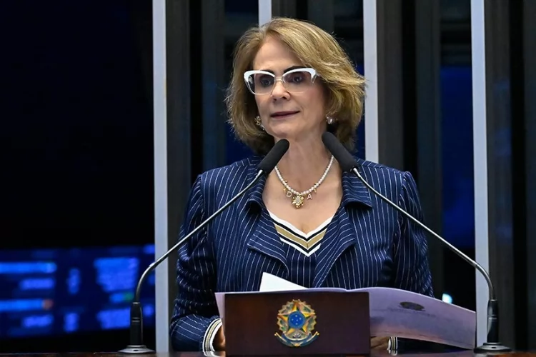 Damares apoia fim da escala 6×1, mas acusa PT de uso eleitoral da proposta