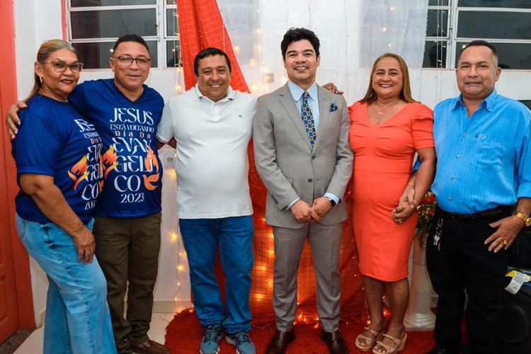 Prefeito Dudão celebra Dia do Evangélico com show de Samuel Mariano