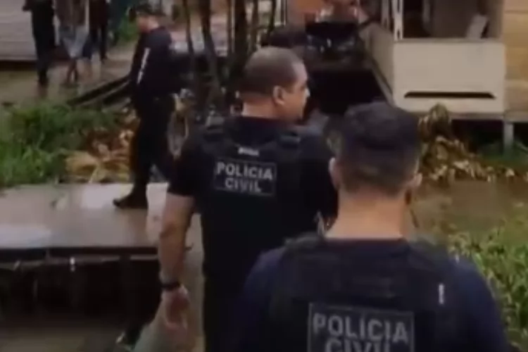 Em Santana, Polícia Civil cumpre 4 mandados de prisão e 5 de busca e apreensão.