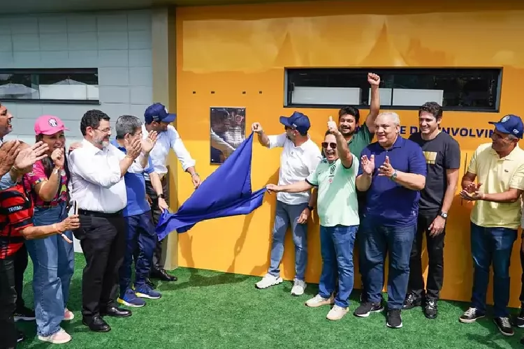 Clécio inaugura Centro da CBF no Amapá e destaca formação de crianças no Amapá
