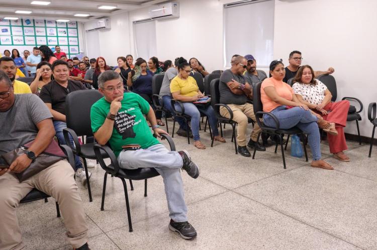 Encontro pedagógico para professores do ensino modular indígena, em Macapá