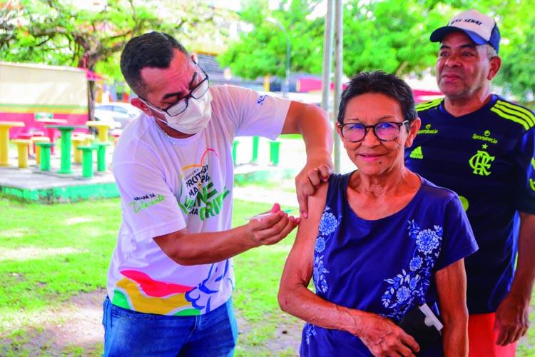 Praça Veiga Cabral é o novo ponto para Vacinação Itinerante contra Influenza e Covid-19
