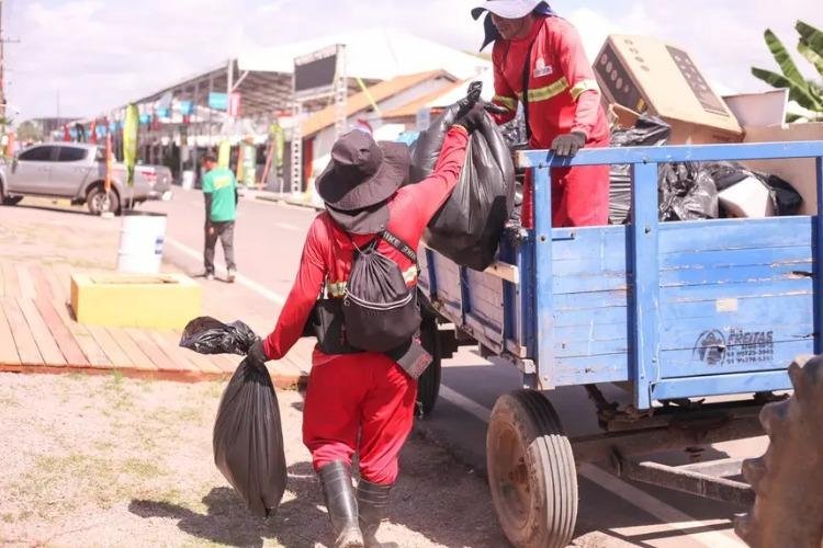 Cuidado que não para: 200 colaboradores atuam na limpeza da Expofeira