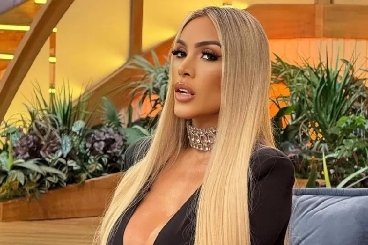 Juju Ferrari cai de bumbum após sair do banheiro, faz raio-X e relata susto em região com PMMA