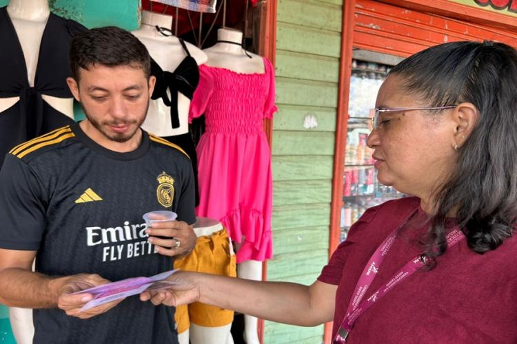 Blitz educativa de combate à violência contra mulher é realizada em Laranjal do Jarí