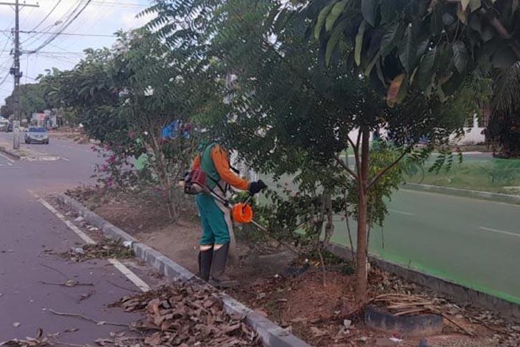 Avenida 7 de setembro recebe serviços de manutenção e retirada de entulhos