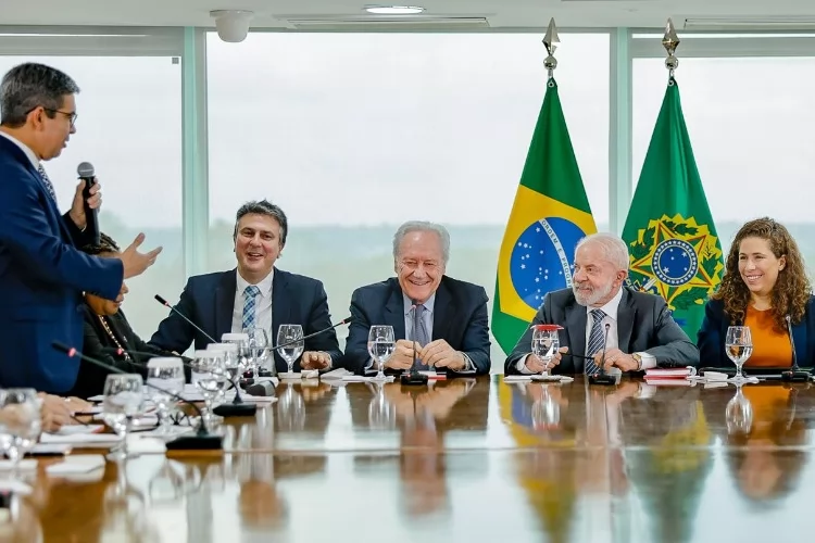 Randolfe comemora reajuste para PMs e BMs do ex-Território e reforça agenda da transposição